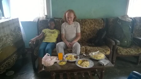 У Упуловој кући, слика са његовом ћерком - Шри Ланка